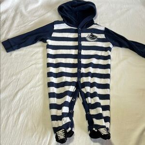 18M Vancouver Canucks sleeper with hood